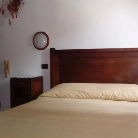 Albergo Martinet Vernante Exterior photo